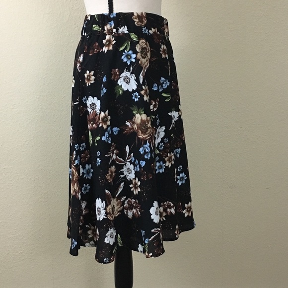 Philosophy size small floral A-line flared skirt - Picture 4 of 6